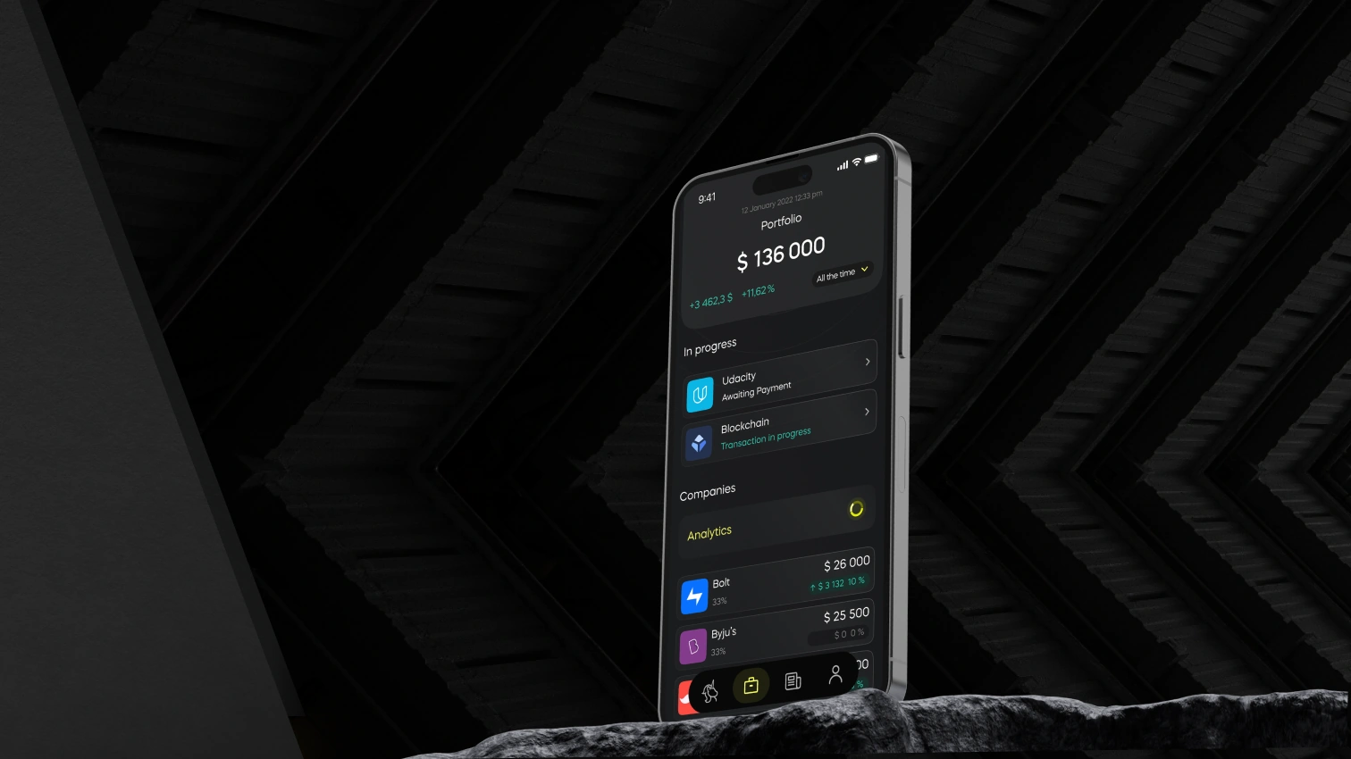 Телефон Axevil с портфелем pre-IPO инвестиций на фоне чёрных геометрических сводов