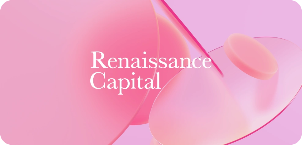 Логотип Renaissance Capital на розовом шёлке&nbsp;— брендовая пластина кейса